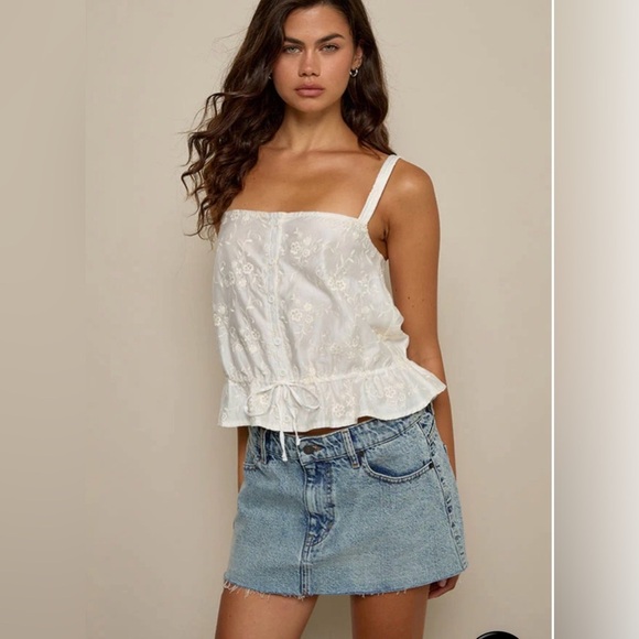 Motel Tops - Motel Zaraku Top in Fresia Broderie Ivory